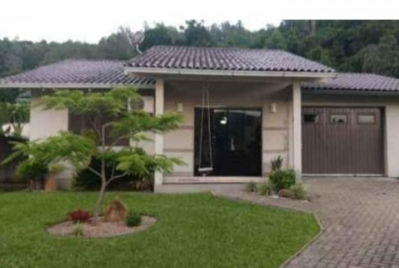 Casa em Riozinho no bairro Centro